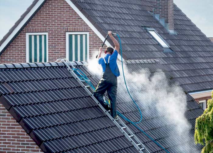 LES ANGES DES TOITS : Artisan couvreur en Belgique : région Wallonne, Flamande, Bruxelles : Nettoyage, démoussage, résine peinture hydrofuge toiture, étanchéité toit plat terrasse. Ravalement peinture façade. Nettoyage des extérieurs.